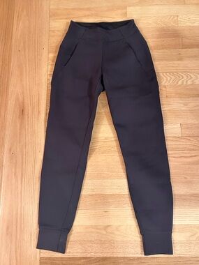 lululemon Embrace the Space Black Joggers